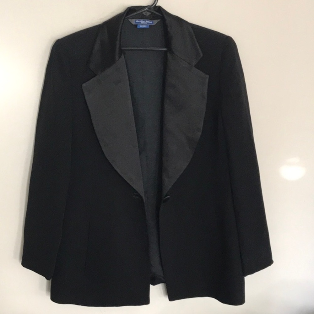 Beautiful Austin Reed black dressy jacket with satin feel collar.  Size 8P